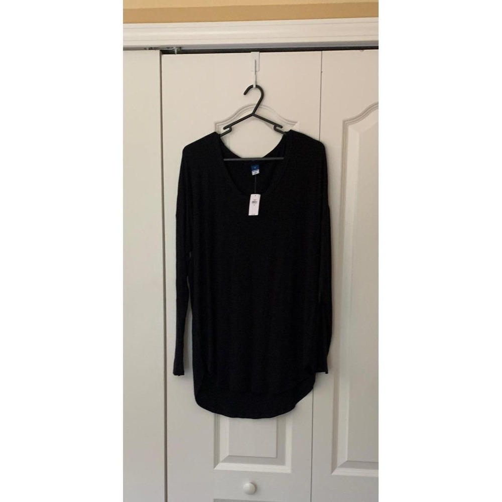 Old Navy Luxe Black V-Neck Long Sleeve Curved Hem Slub Knit Shirt Women's Medium